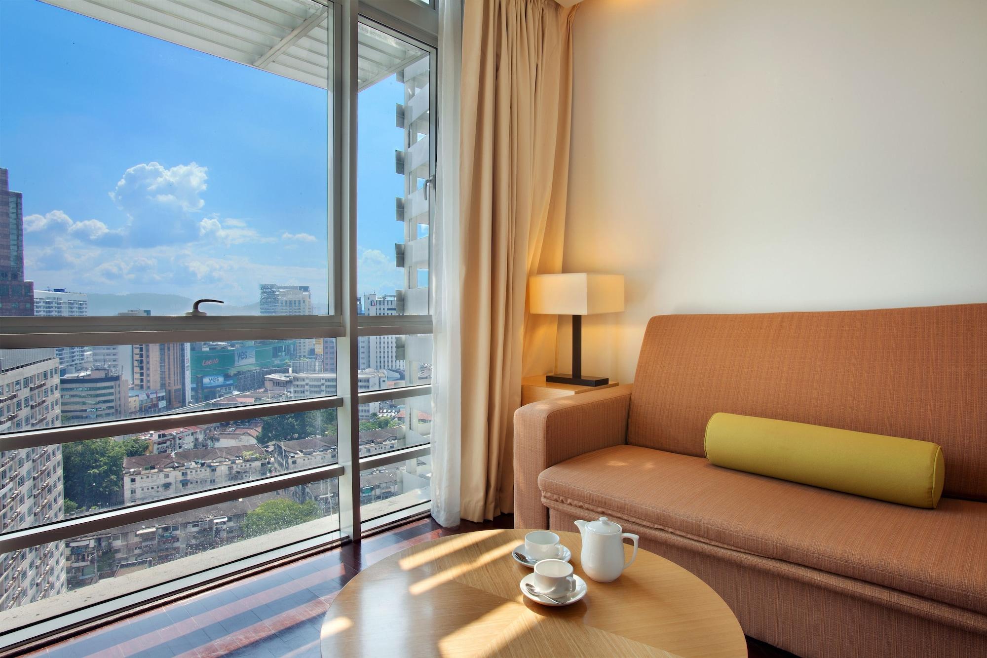 Parkroyal Serviced Suites קואלה לומפור מראה חיצוני תמונה A living room in a hotel