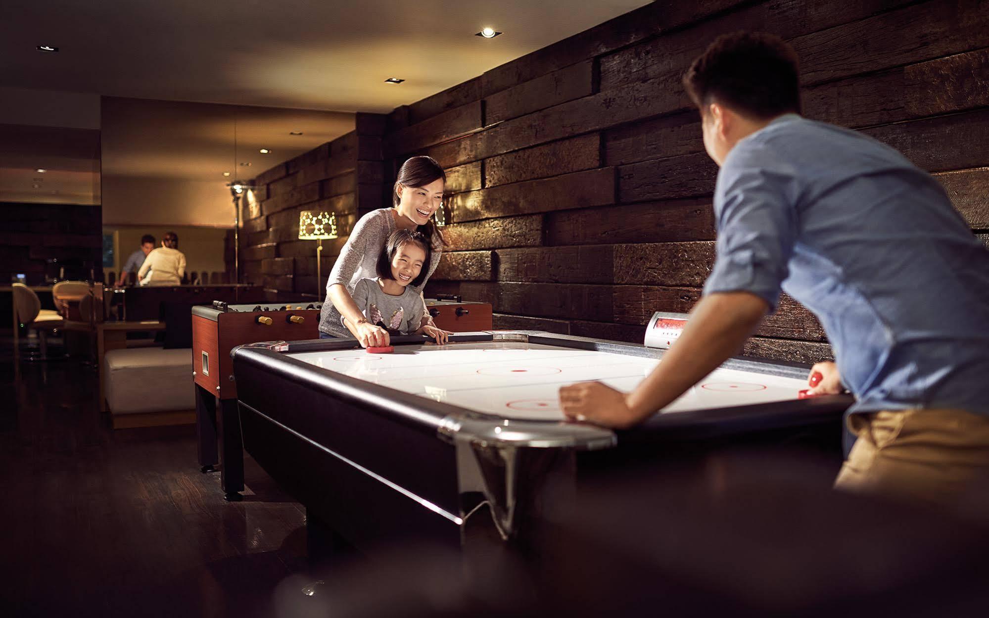 Parkroyal Serviced Suites קואלה לומפור מראה חיצוני תמונה Air hockey