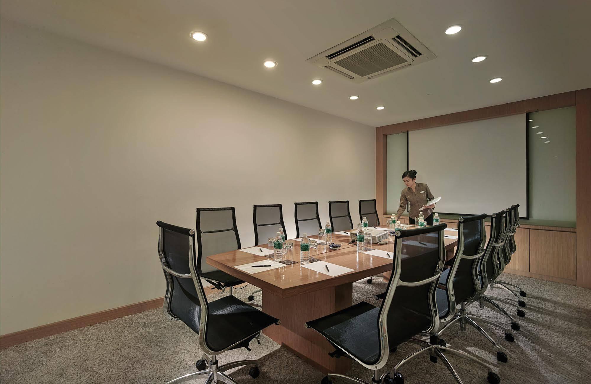 Parkroyal Serviced Suites קואלה לומפור מראה חיצוני תמונה Meeting room